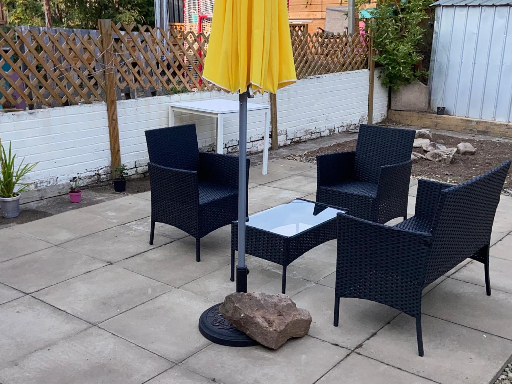 Private Lounge And Double Room Kilwinning Buitenkant foto